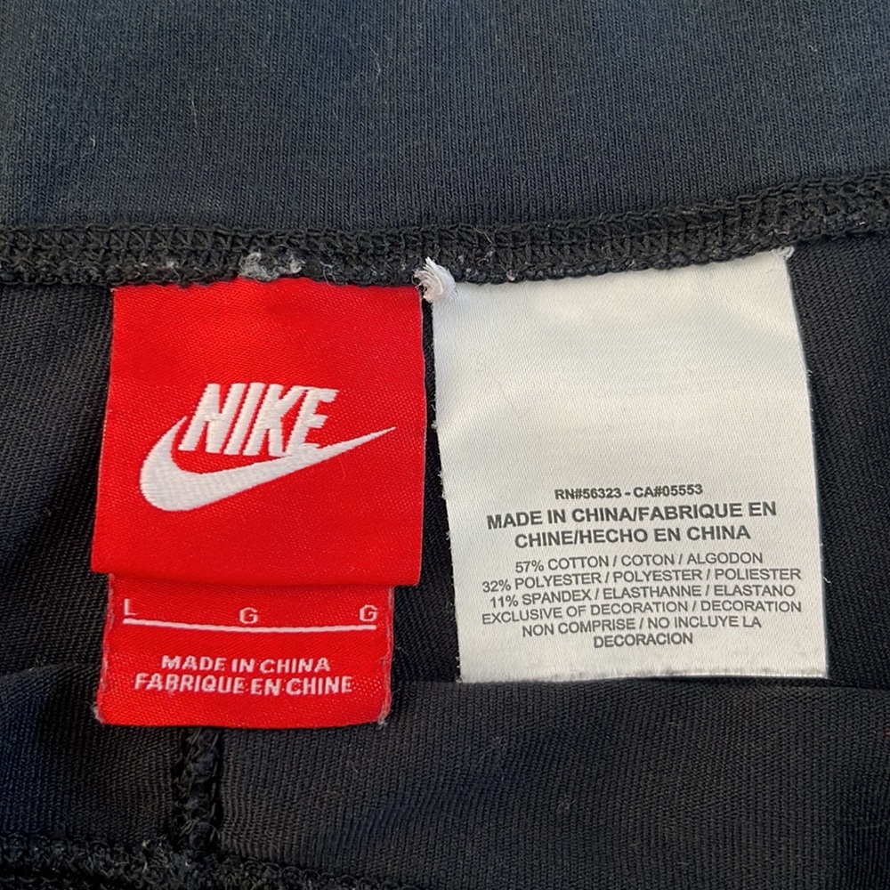 Nike Black Leggings with White Side 'TRACK & FIELD' Print - Picture 4 of 6